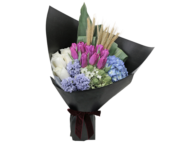 Florist Flower Bouquet - Italy style Purple Tulip florist bouquet RD17 - L76604357 Photo